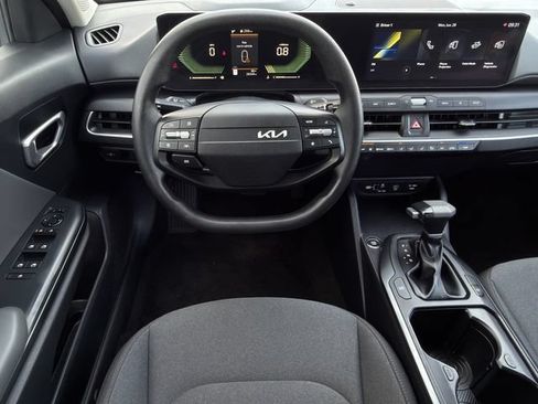 Used 2025 Kia K4 FWD image 11