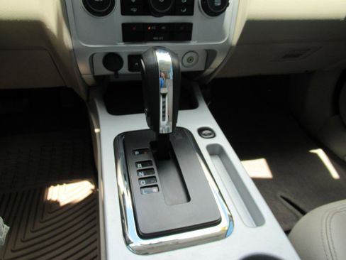 Used 2009 Mercury Mariner Premier AWD/4WD image 26