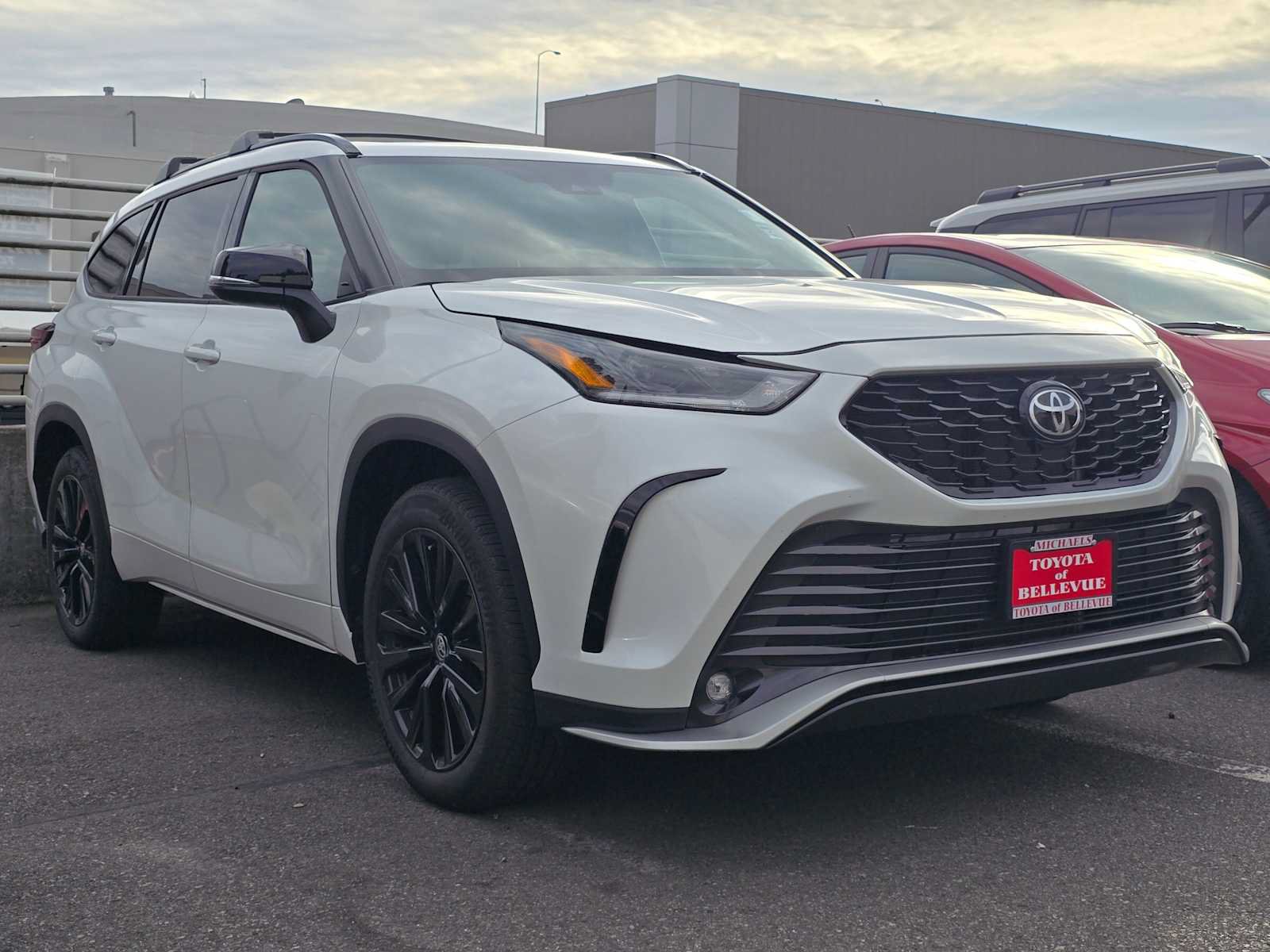 Certified 2025 Toyota Highlander XSE AWD/4WD image 3
