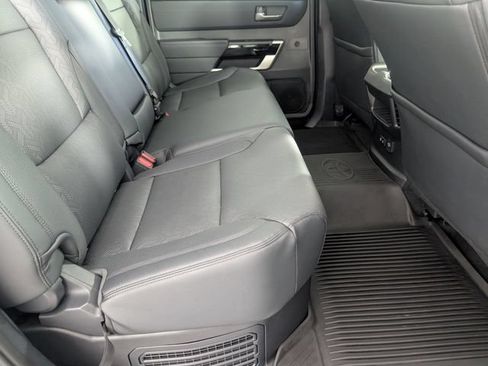 Used 2025 Toyota Tundra Limited AWD/4WD image 31