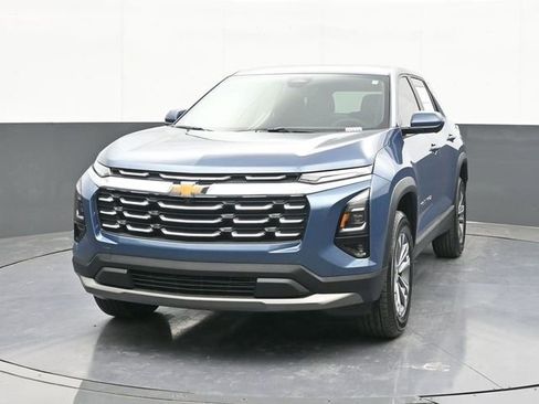 New 2026 Chevrolet Equinox LT FWD image 2