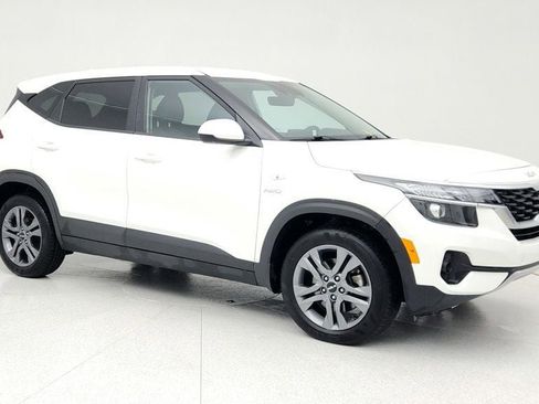 Used 2023 Kia Seltos LX image 3