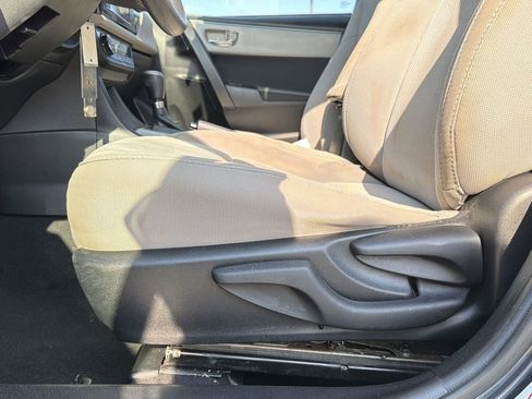 Used 2016 Toyota Corolla LE FWD image 21