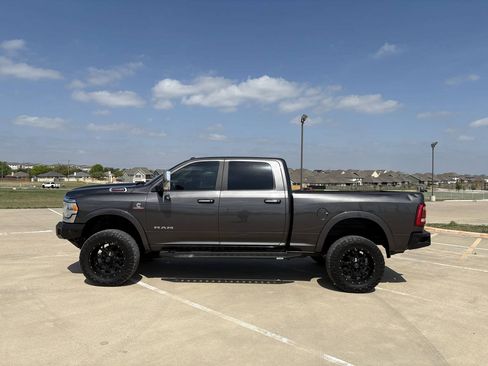 Used 2022 RAM 2500 Laramie AWD/4WD image 2