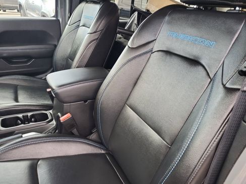 Used 2022 Jeep Wrangler Unlimited Rubicon 4xe w/ Cold Weather Group AWD/4WD image 11