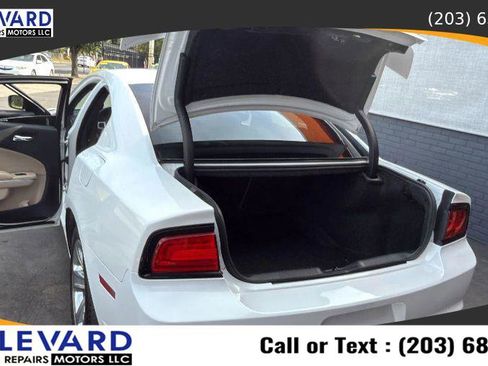 Used 2013 Dodge Charger SE w/ Sport Appearance Group image 30