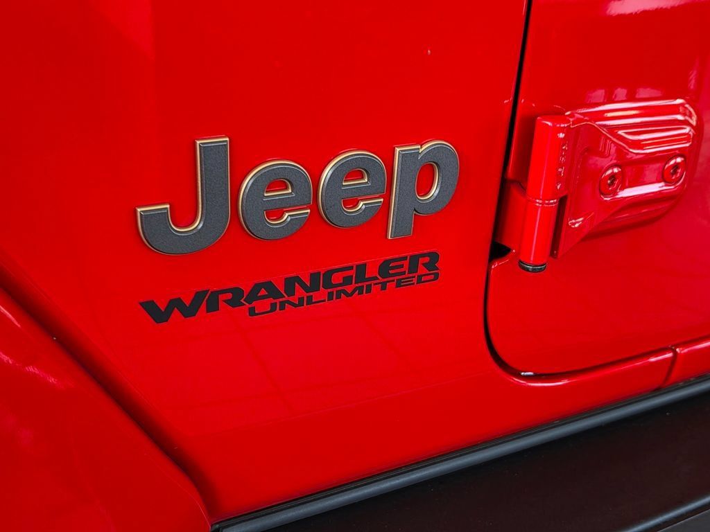 Used 2022 Jeep Wrangler Unlimited Rubicon AWD/4WD image 15