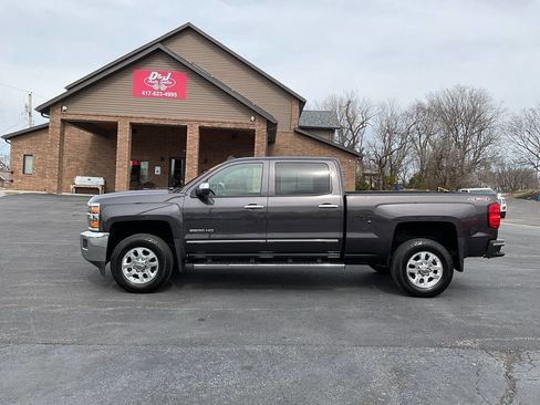 Used 2015 Chevrolet Silverado 2500 LTZ image 2
