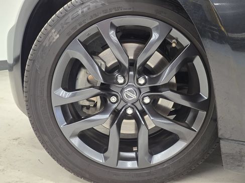 Used 2017 Nissan 370Z Coupe RWD image 37