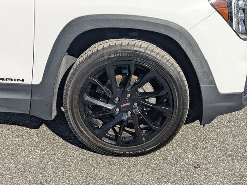 Used 2023 GMC Terrain SLT w/ Elevation Edition image 10