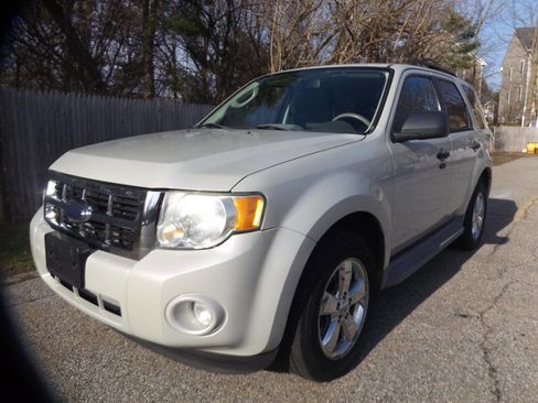 Used 2009 Ford Escape XLT image 1