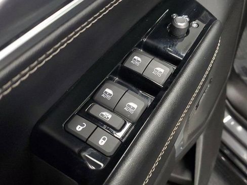 Used 2024 Jeep Wagoneer Series II AWD/4WD image 19