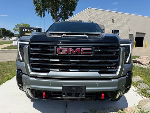 Used 2026 GMC Sierra 2500 AT4 w/ AT4 Premium Plus Package AWD/4WD image 8