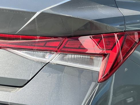 New 2025 Hyundai Elantra SEL image 31