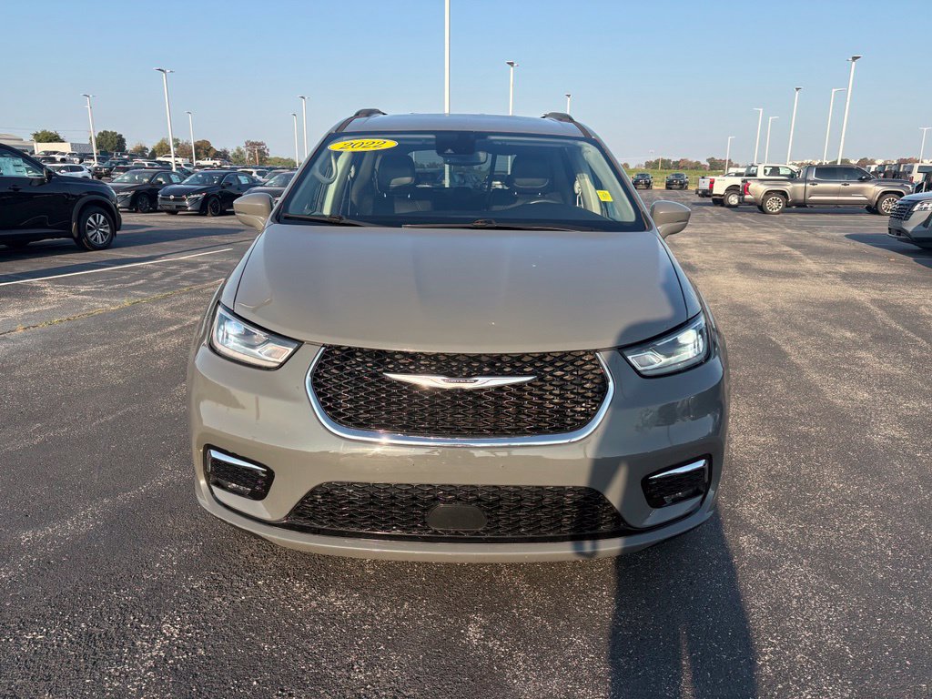Used 2022 Chrysler Pacifica Touring-L FWD image 7