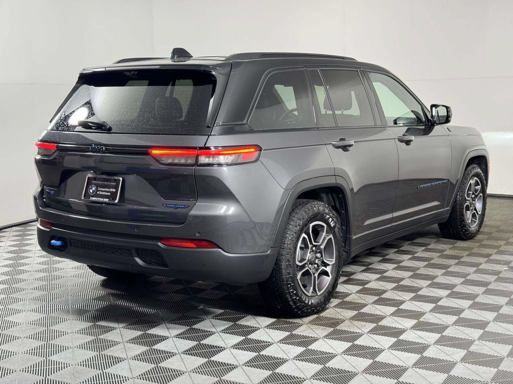 Used 2024 Jeep Grand Cherokee Trailhawk w/ Luxury Tech Group III AWD/4WD image 10