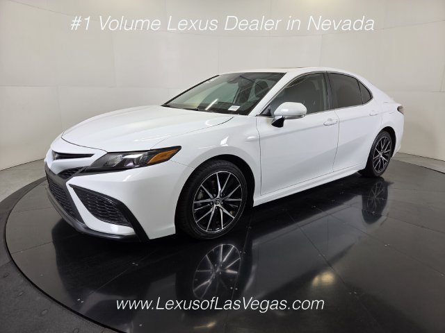 Used 2024 Toyota Camry SE w/ Convenience Package FWD image 2