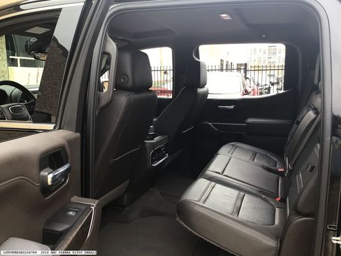Used 2019 GMC Sierra 1500 Denali w/ Technology Package image 14