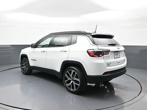 Used 2025 Jeep Compass Limited AWD/4WD image 8