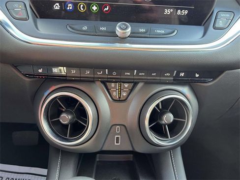 Certified 2025 Chevrolet Blazer LT w/ Convenience Package image 20