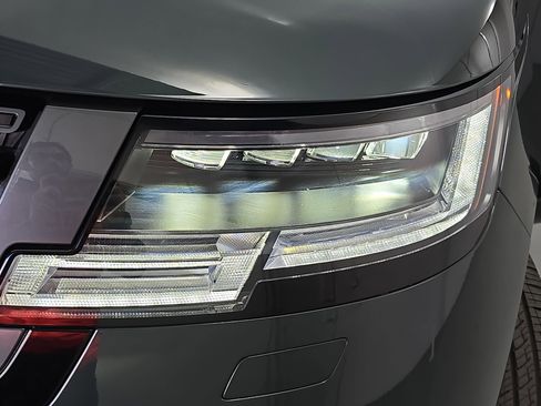 New 2026 Land Rover Range Rover SE image 32