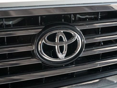 Used 2022 Toyota Sequoia Platinum AWD/4WD image 61