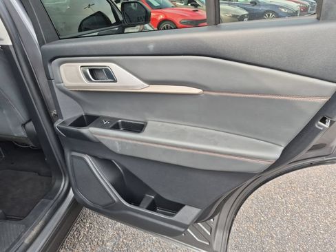 Used 2025 Ford Explorer Active RWD image 22