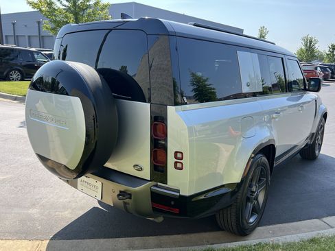 Certified 2023 Land Rover Defender 130 X-Dynamic SE AWD/4WD image 7