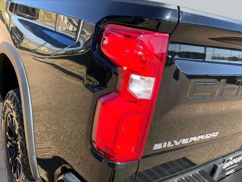 Used 2024 Chevrolet Silverado 1500 ZR2 w/ Technology Package AWD/4WD image 29