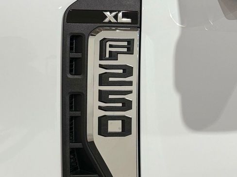 New 2026 Ford F250 XL w/ XL Chrome Package AWD/4WD image 10