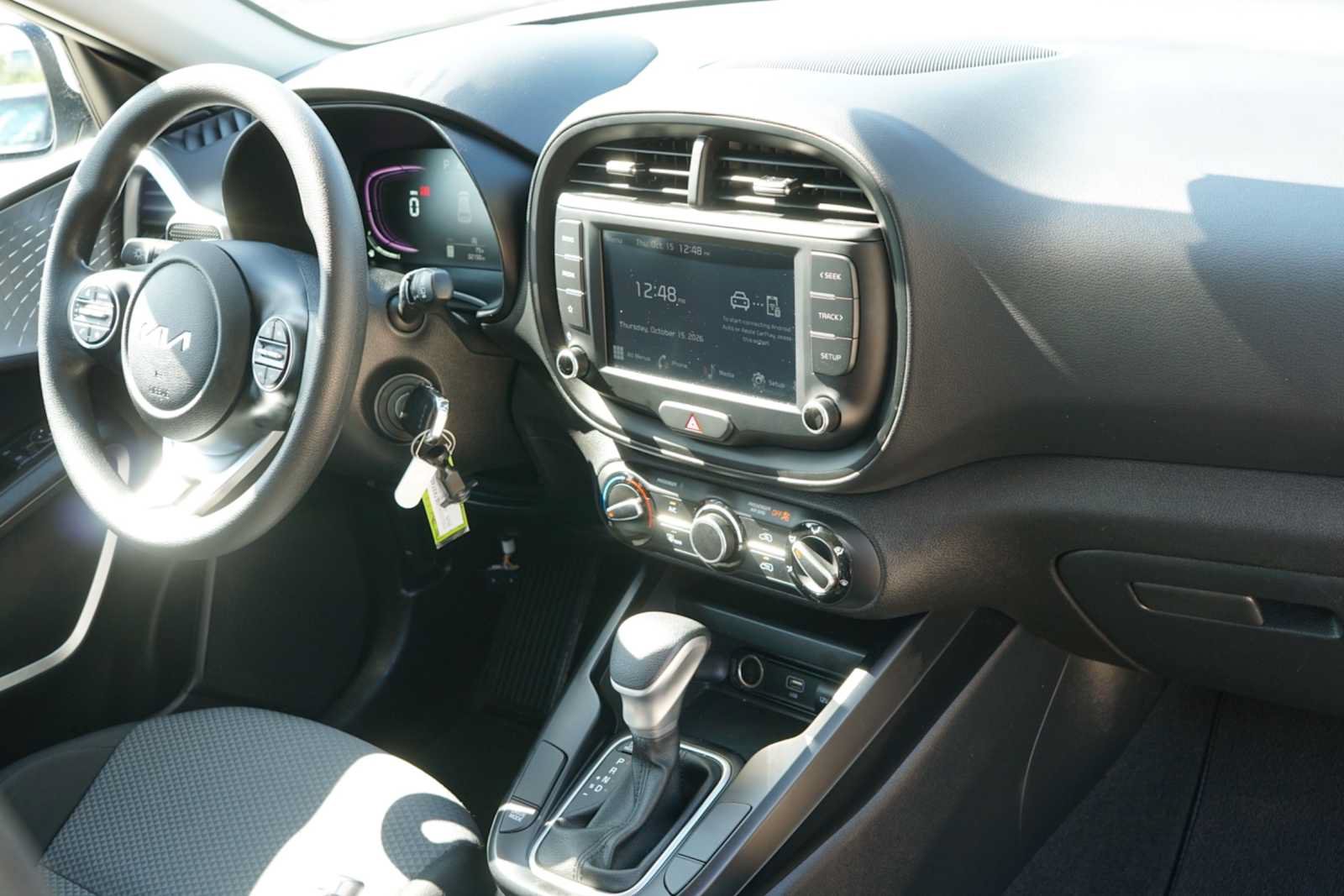 Used 2025 Kia Soul LX w/ LX Technology Package FWD image 24