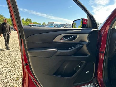 Used 2019 Chevrolet Traverse RS AWD/4WD image 28