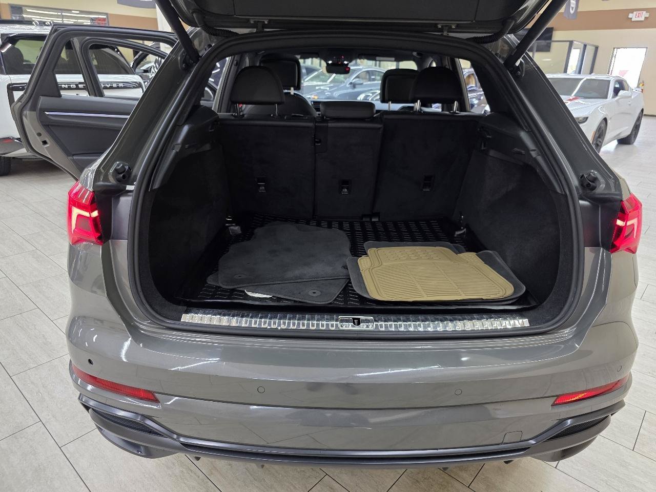 Used 2022 Audi Q3 2.0T Premium Plus w/ Premium Plus Package AWD/4WD image 13
