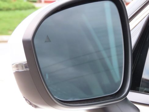 Used 2021 Nissan Rogue SV FWD image 18