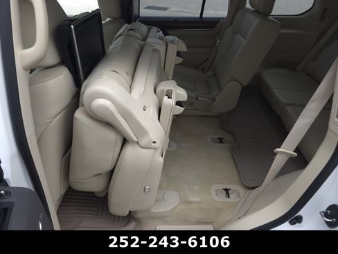 Used 2016 Lexus LX 570 4WD w/ Luxury Package image 39