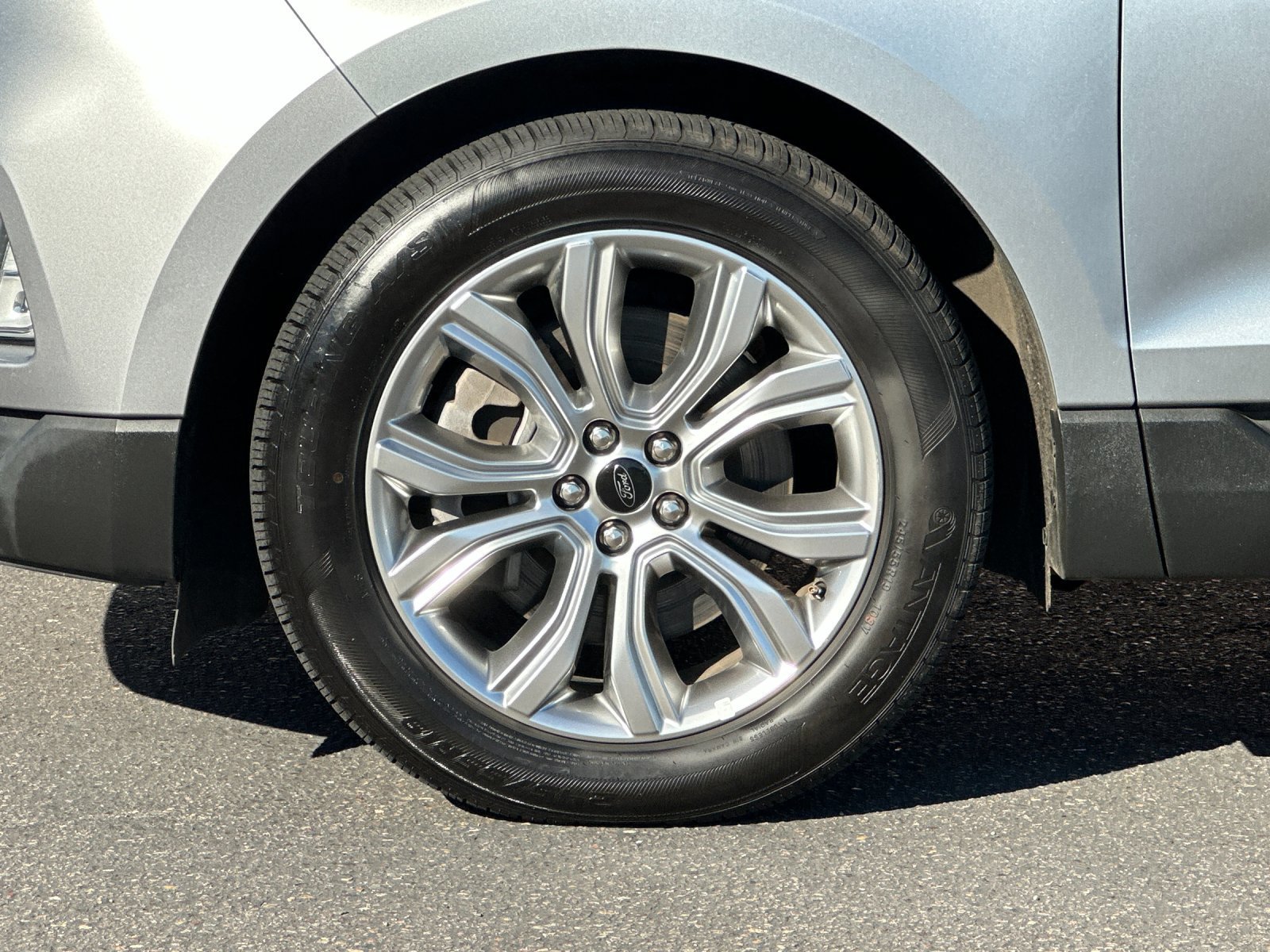 Used 2024 Ford Edge Titanium AWD/4WD image 23