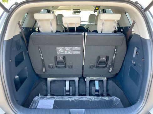 New 2026 Kia Carnival EX image 51