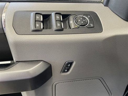 Used 2019 Ford F150 XLT w/ Equipment Group 302A Luxury AWD/4WD image 12