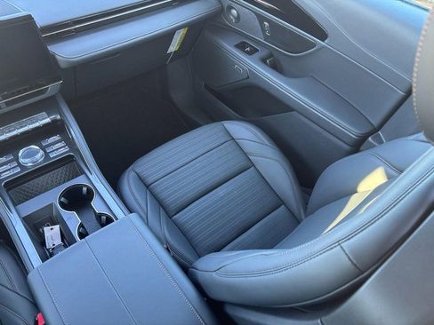 New 2026 Lincoln Nautilus Reserve w/ Jet Appearance Package image 15