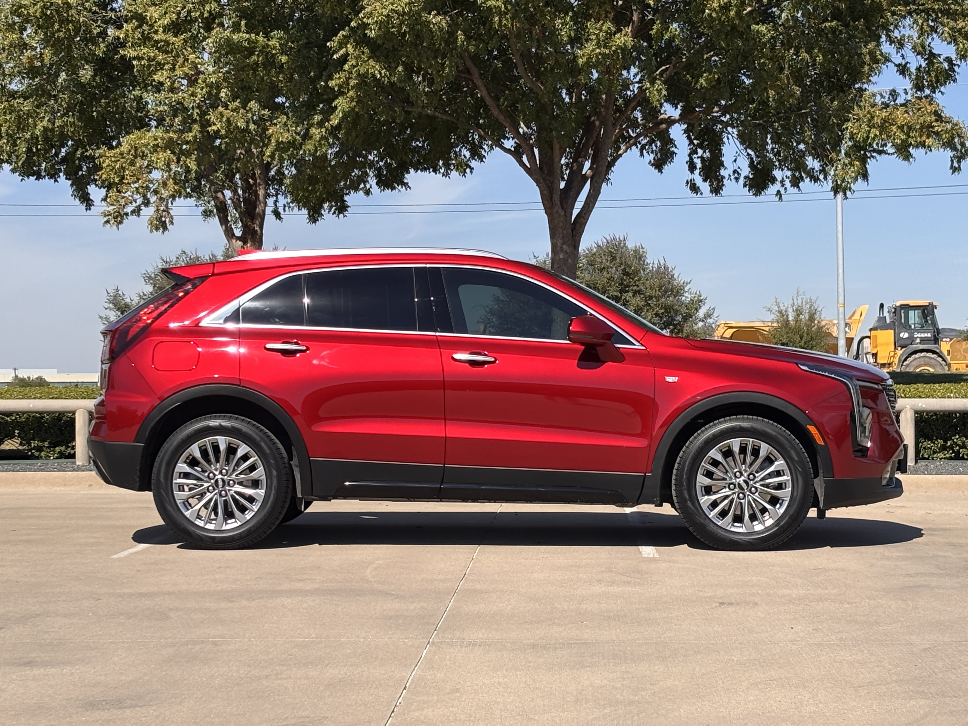 Used 2024 Cadillac XT4 Premium Luxury FWD image 6