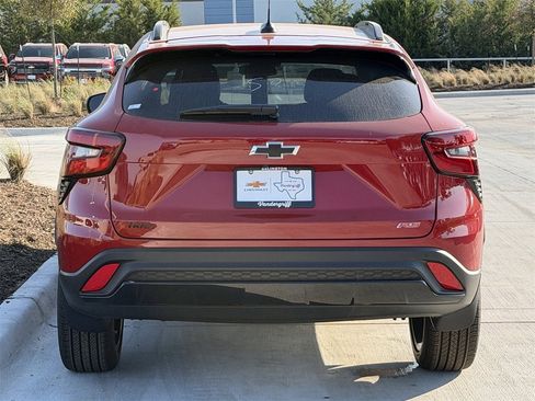 New 2026 Chevrolet Trax RS image 5