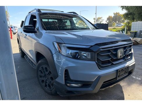 Used 2023 Honda Ridgeline Black Edition image 2