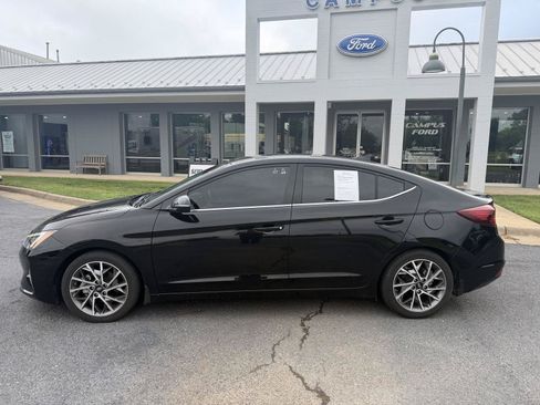 Used 2020 Hyundai Elantra Limited FWD image 2
