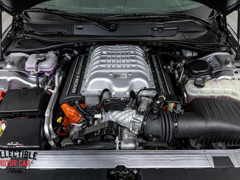 Used 2016 Dodge Challenger SRT Hellcat RWD image 7