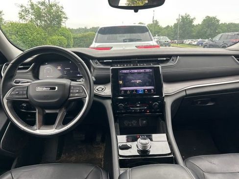 Used 2022 Jeep Grand Cherokee Limited AWD/4WD image 5