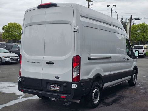 Used 2025 Ford Transit 250 148 High Roof RWD image 5