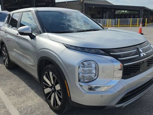 Used 2025 Mitsubishi Outlander SE AWD/4WD image 1