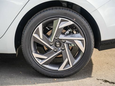 New 2026 Hyundai Elantra Limited FWD image 11