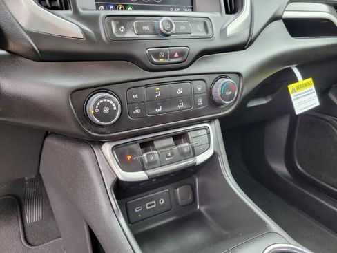 Used 2023 GMC Terrain SLE w/ Elevation Edition image 21