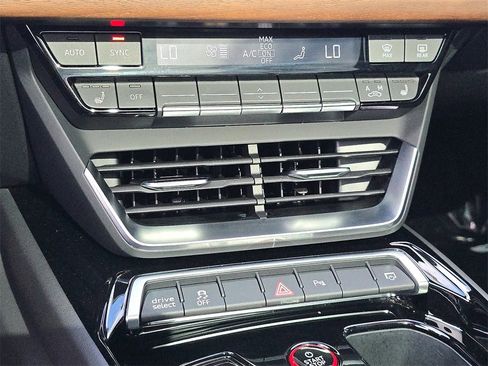 Certified 2024 Audi e-tron GT Premium Plus image 27